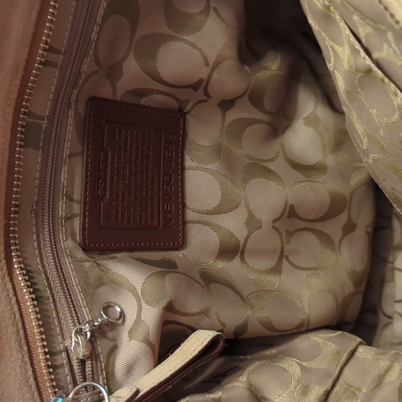 Coach suede tote - Picture 7 of 8